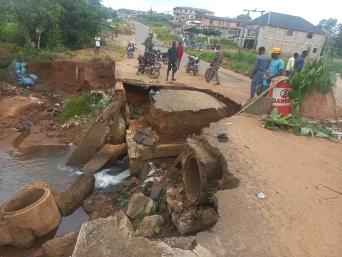 Road collapse: people of Ogun demand government action